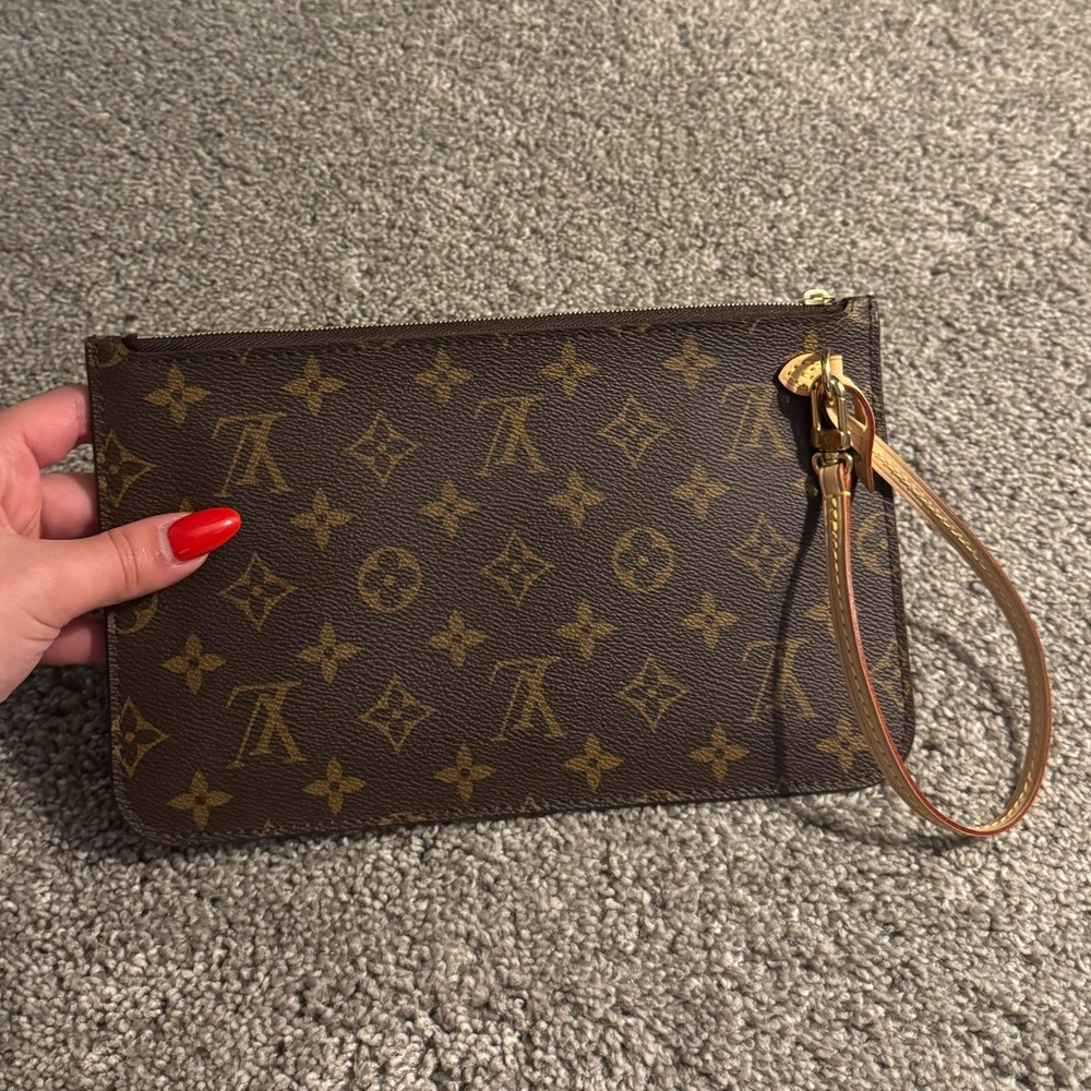 Louis Vuitton Classic Monogram Brown Pochette 🤎